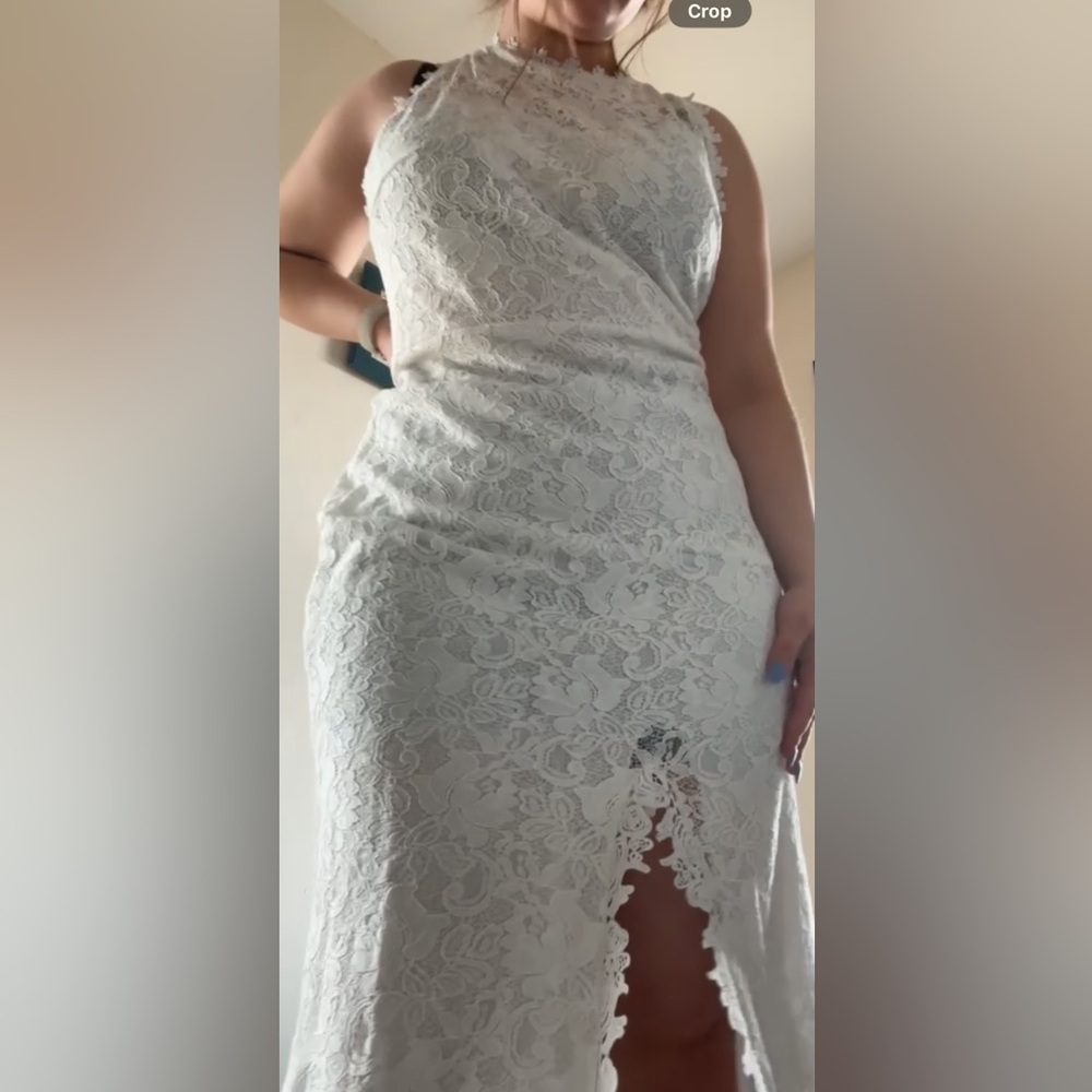 Sleeveless Lace Sheath Bridal Dress in White